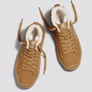 Cariuma Therma Sneakers NWT